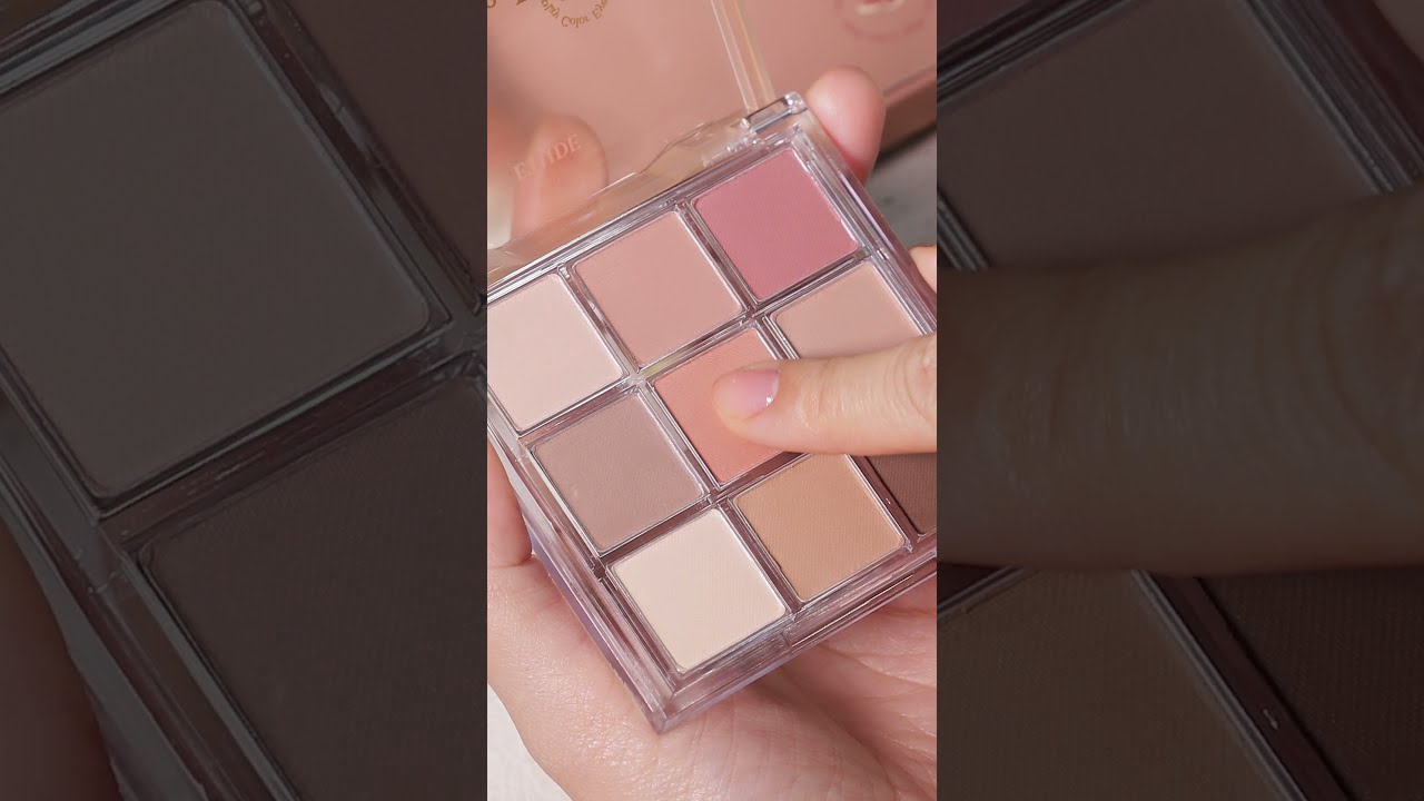 Eye Shadow Palette with Sheer and Soft Shades of a Fig