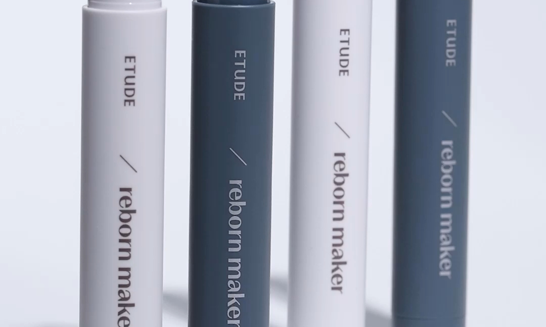 A shading stick that contours your face with a subtle touch